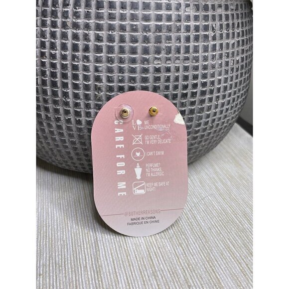 8 Other Reasons Exquisite Crystal Stud Earrings Gold Women's Size OS - Picture 4 of 4